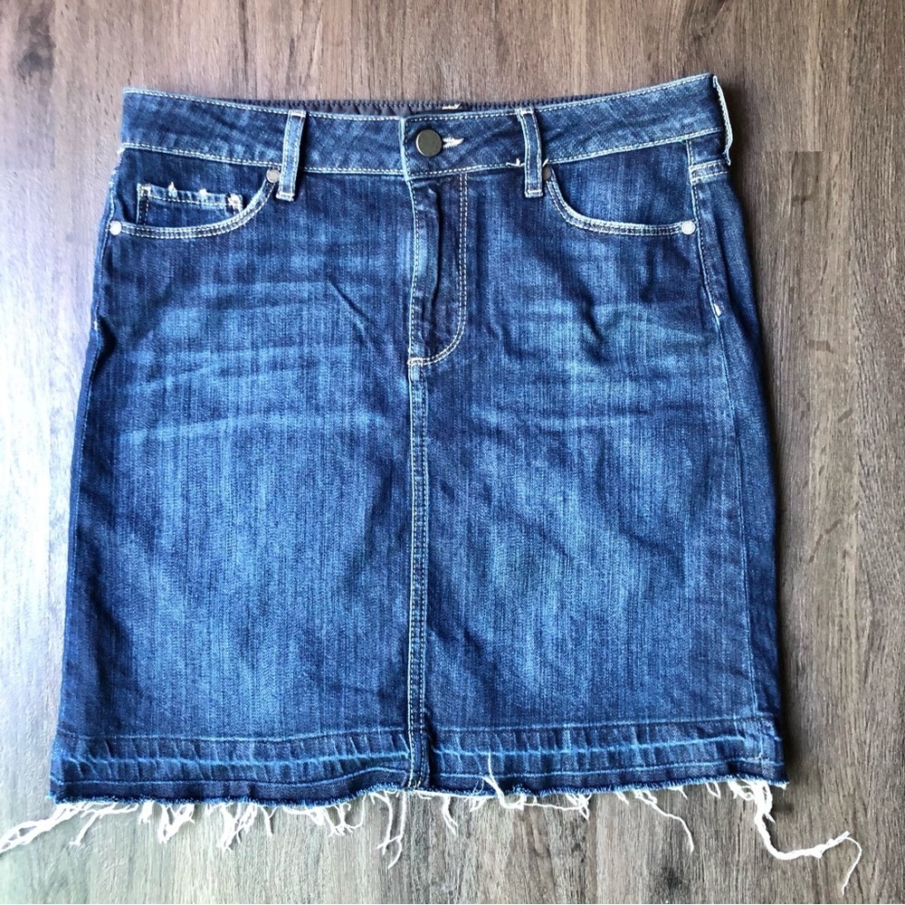 Paige Denim Mini Skirt Size 29 Blue Jean Stretch Raw Hem Classic